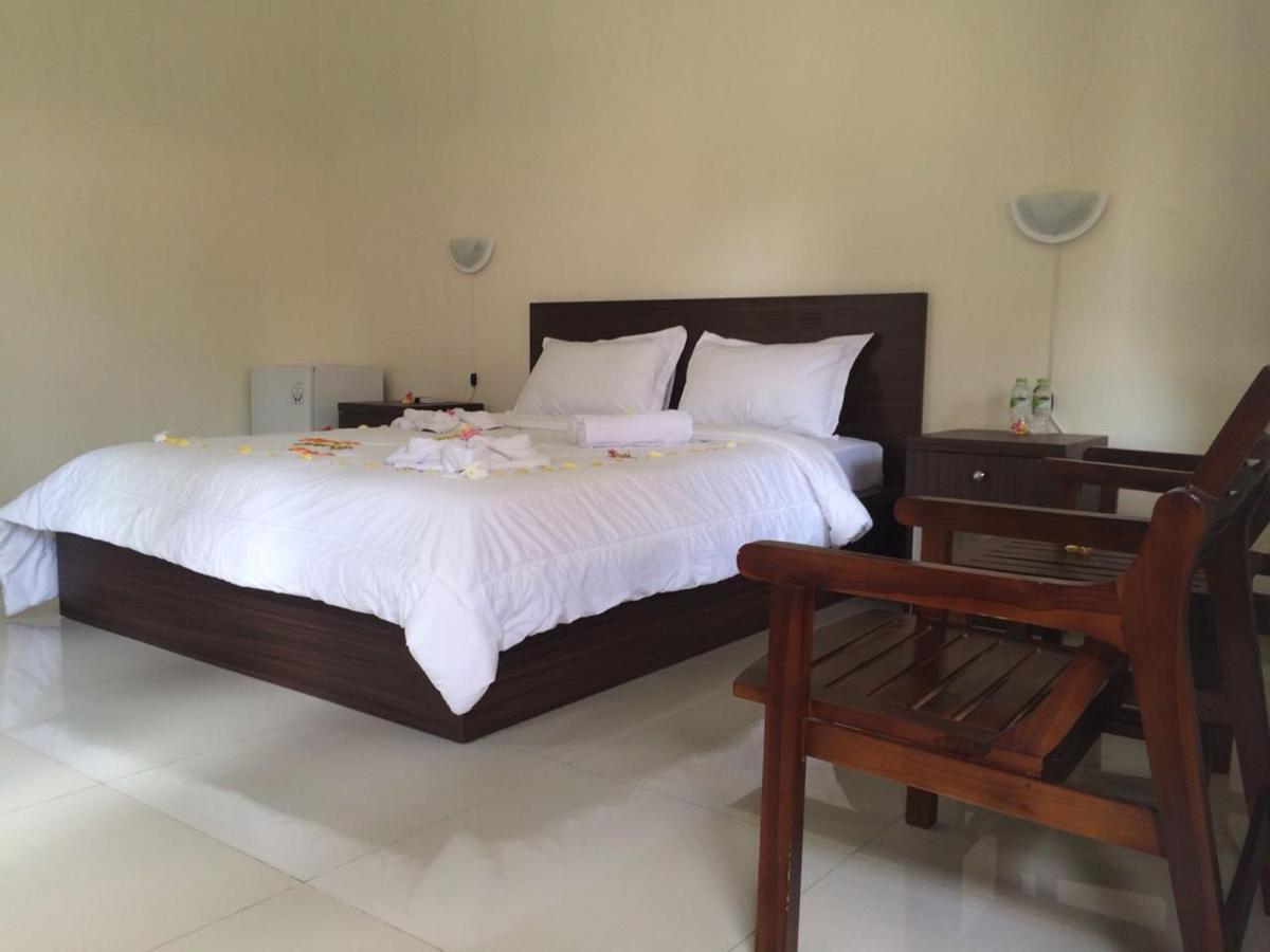 D'Batur Hotel Senggigi Exterior photo