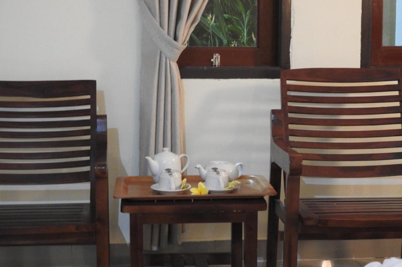 D'Batur Hotel Senggigi Exterior photo